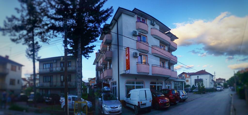Hotel Montenegro สตรูกา ภายนอก รูปภาพ